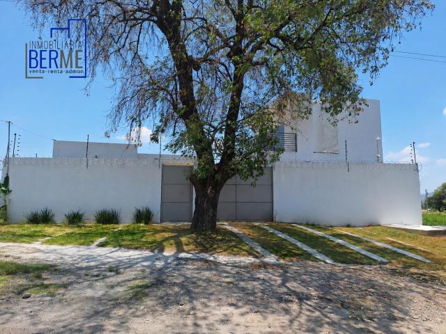 Casa industrial en Atlixco con jard?n amplio