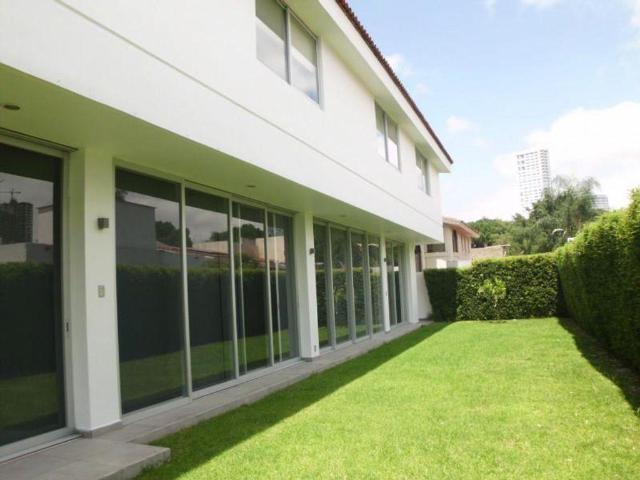 Casa Inteligente con alberca en Venta en Real San Bernardo