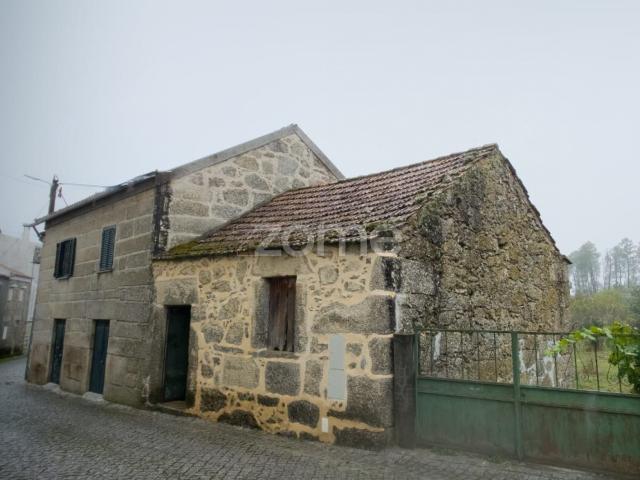 Casa isolada com projeto aprovado