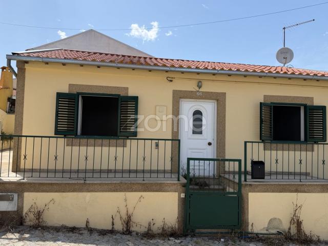 Casa Isolada de 4 Quartos em Mirandela