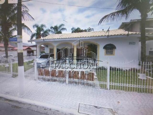 CASA ISOLADA, PISCINA, POMAR, ÁRVORES E CAMPO DE FUTEBOL, BAIRRO FLÓRIDA EM PRAIA GRANDE