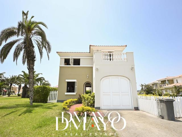 Casa ISLAS DE SAN PEDRO, 2 pisos, 370 m2 terreno, 4 dormitorios