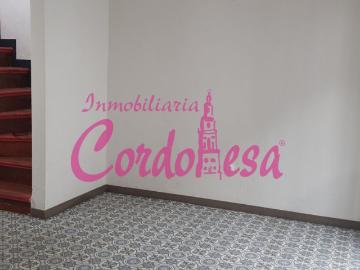 CASA JUNTO A LA CATEDRAL
