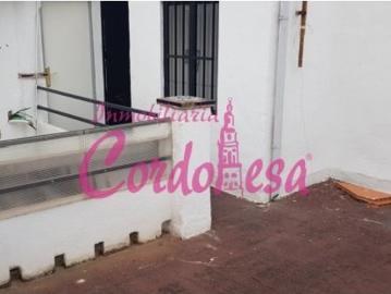 CASA JUNTO A LA CATEDRAL