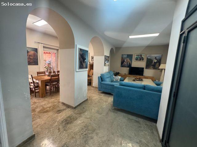 CASA JUNTO A LA PLAZA DE LA CORREDERA EN CÓRDOBA