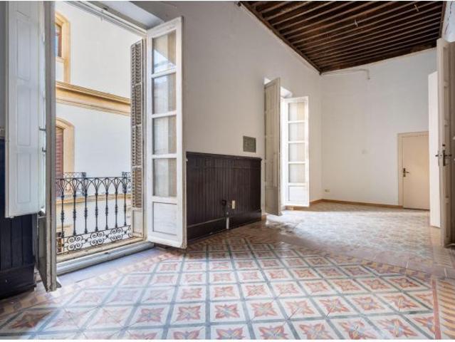 CASA JUNTO AL PASEO DE ALMERIA. 167 M2 CON TERRAZA DE OTROS 167 M2
