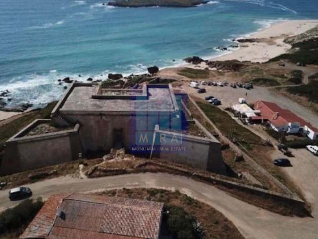 Casa junto ao mar da Ilha do Pessegueiro