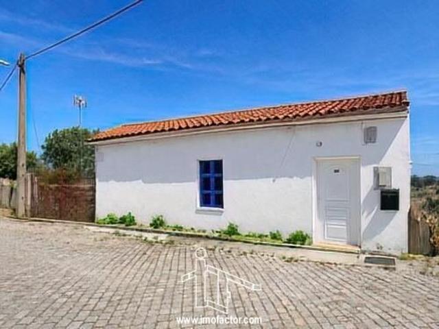 Casa Junto ao Rio Poço, Quintal e Anexos Perais, Vila Velha Ródão