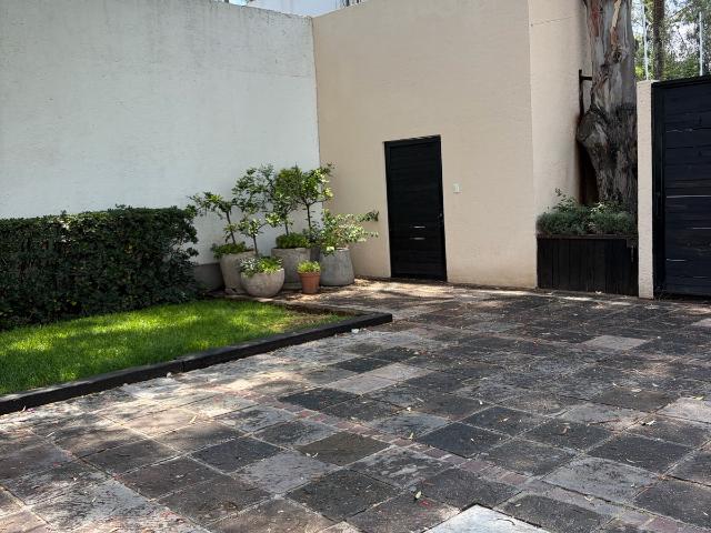Casa Jurica
