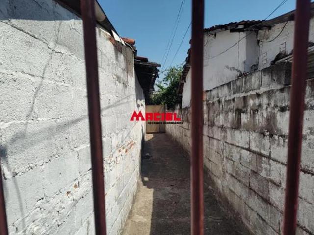 Casa ja Antiga Terreno 250m2 com possibilidade ampliação para 500m2 de terreno