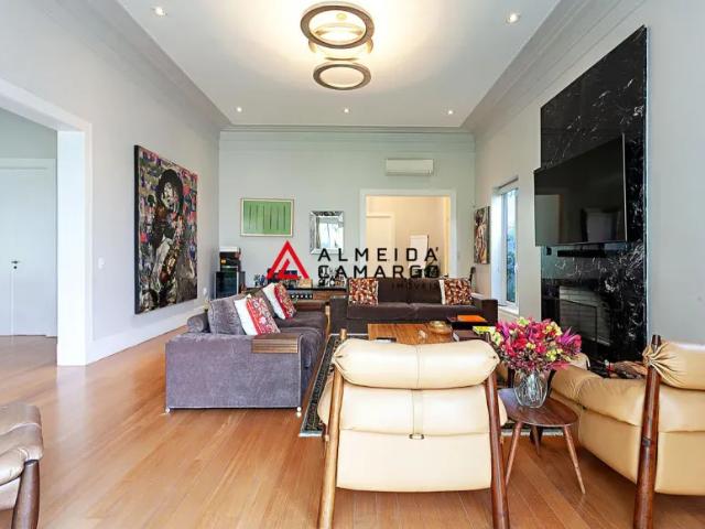 Casa Jardim América 4 Suítes Reformada 480m²