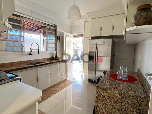 CASA JARDIM ATLANTICO Casa de Rua com 3 Quarto s à Venda por R$ 1190000.00 no setor Jardim Atlântic
