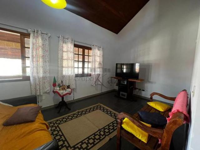 Casa Jardim das Indústrias 4 Dormitórios 150m²