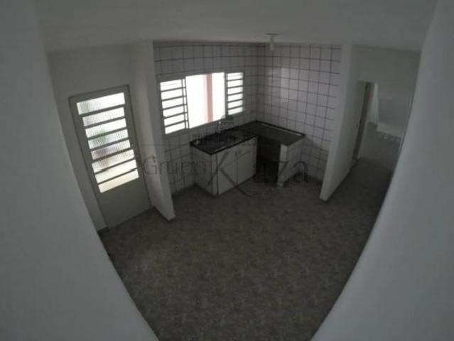 Casa Jardim das Industrias 194m² 7 Dormitórios