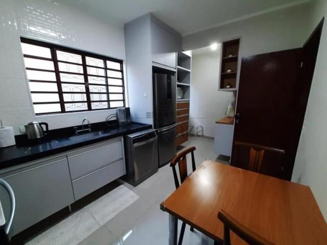 Casa Jardim das Industrias 3 Dormitórios 250m²