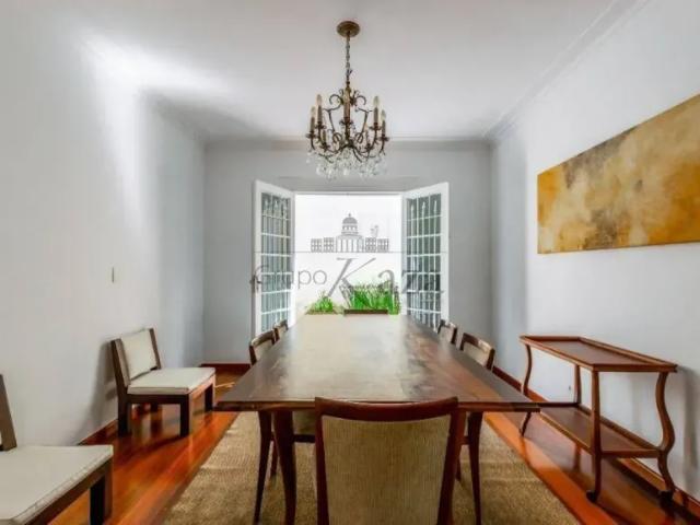 Casa Jardim Europa 3 Dormitórios 300m²
