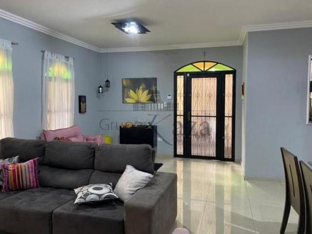 Casa Jardim Flórida Jacareí 3 Dormitórios sendo uma suíte 200m²