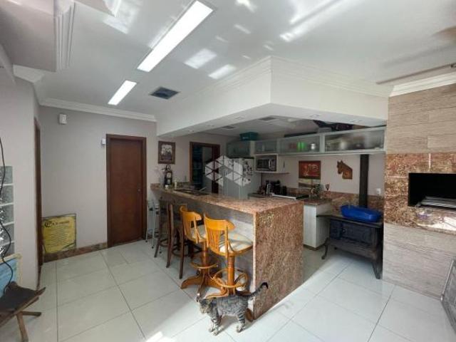 Casa Jardim Planalto com 4 dormitórios 2 suítes 6 vagas, localizada no bairro Jardim Planalto p