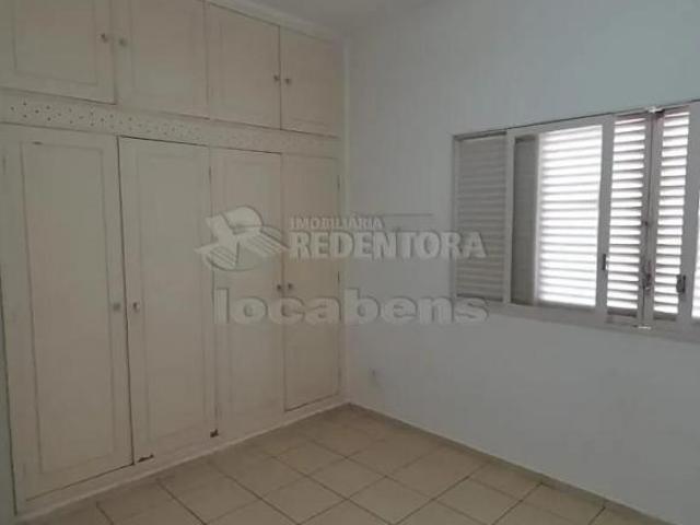 Casa Jd. Aclimação com 3 dormitórios com piscina / Terreno 1.190,00 m² na região do Rio Preto Shoppi