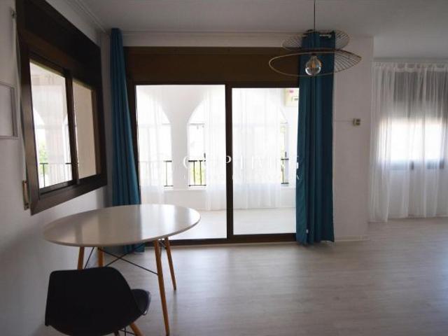 CASA LUMINOSA CON ESPACIOS EXTERIORES EN QUINTMAR