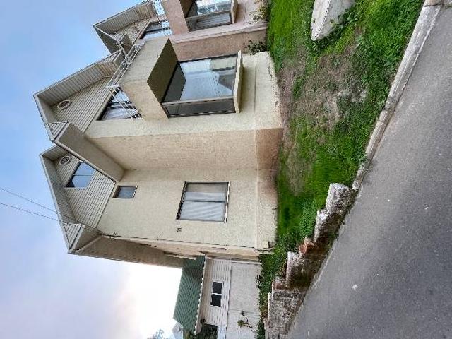 Casa Luminosa Con Patio Amplio, En Condominio Tranquilo
