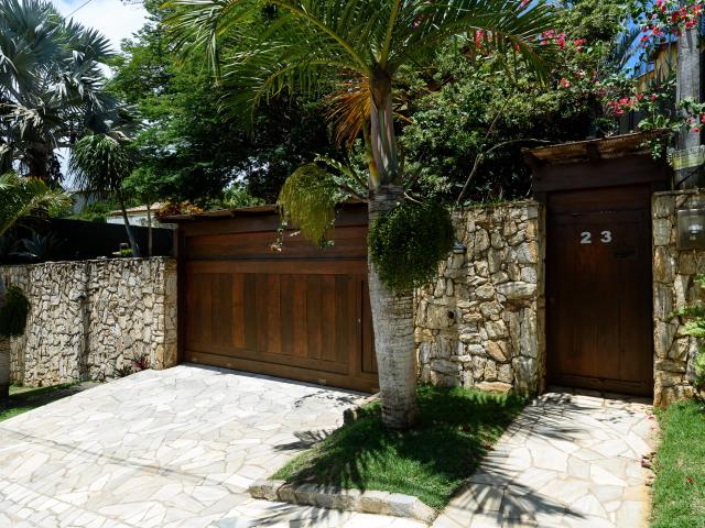 Casa Luxuosa com Piscina no Bairro Brava Búzios