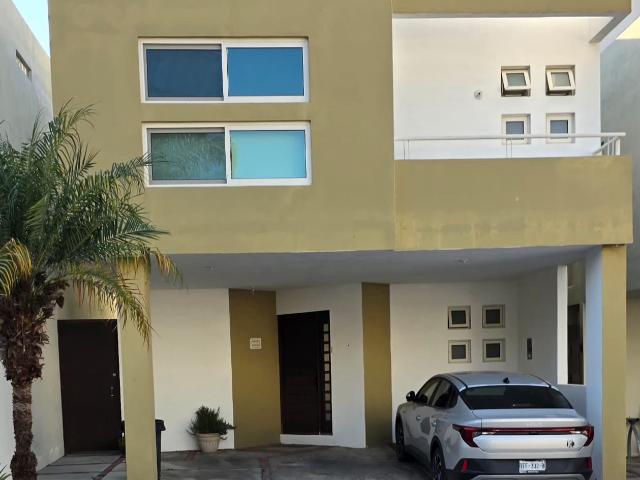 Casa La Rioja Privada Residencial 1era. Etapa