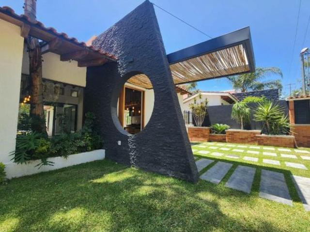 CASA LAGO I COMPLETAMENTE NUEVA, SE ENTREGA AMUEBLADA Y EQUIPADA, CON ALBERCA, JARDÍN Y TERRAZA
