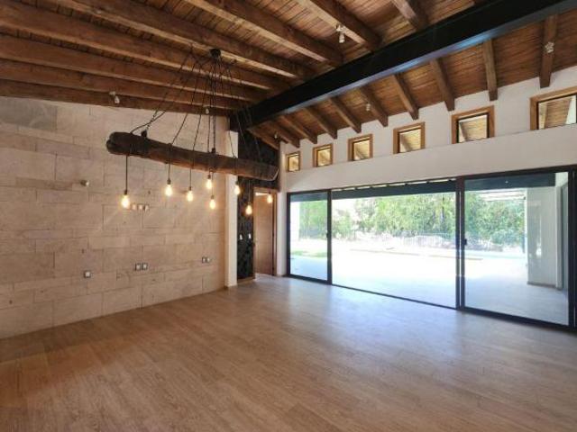 CASA LAGO I Propiedad completamente nueva, amueblada, equipada con Jardín y alberca con calefacción