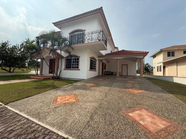 Casa Lagunas de Miralta