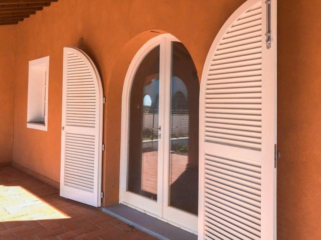 Casa L'Arno con porticato e giardino, Calcinaia, Pisa Tosc. 182m² Calcinaia