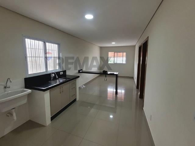 Casa linda, recém reformada com 2 dorms
