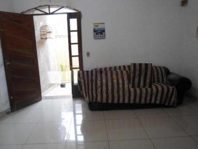 CASA LINDA TRÊS QUARTOS