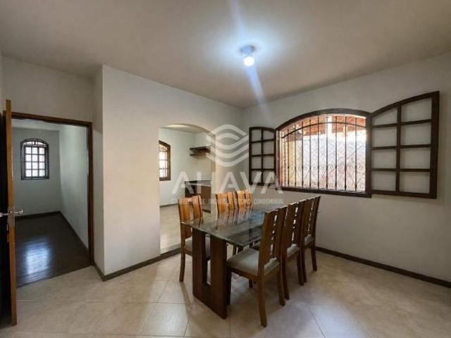 Casa linear – 3 Quartos sendo 1 Suíte e Closet 4 Vagas Vila Clóris Próximo a Avenida Cristiano M