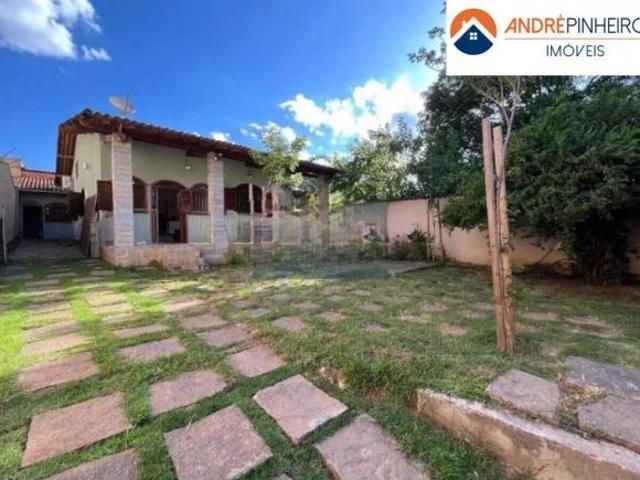 Casa Linear à Venda com 3 Quartos e 2 Banheiros – Bairro Dona Clara Valor: R$ 1.200.000,00
