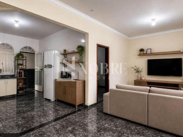 Casa Linear com 3 Quartos e Área Gourmet