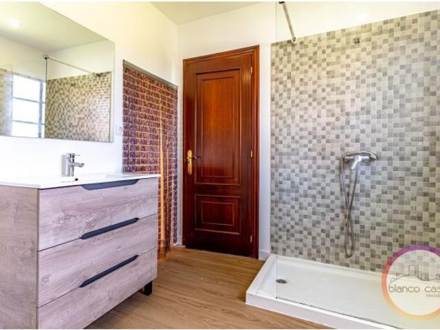 ? CASA lista para ENTRAR a VIVIR con TERRENO y GARAJE a SOLO 5 KM de la PLAYA de RAZO por 154.9