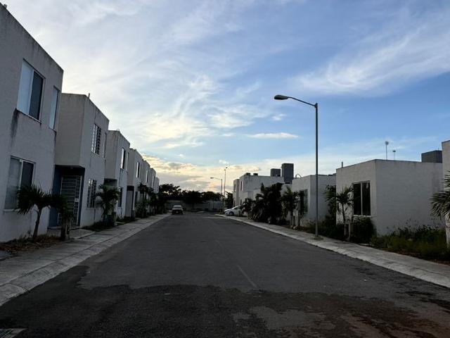 Casa Lista para Estrenar Acepta Crédito INFONAVIT en Fracc. Las Palmas