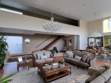 Casa lista para vivir en un super lugar! Condominio la quebrada casa en venta!