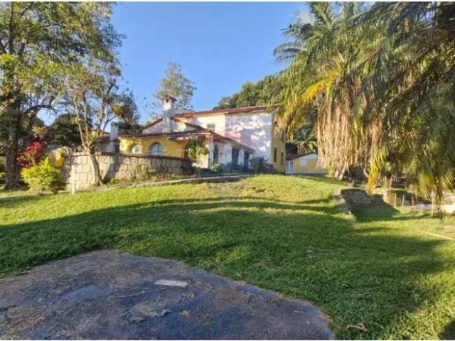 Casa Locação Comercial e Residencial no Centro de Petrópolis com 6.115 m² de terreno e 850 m² área c