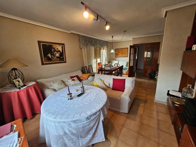 CASA + LOCAL A LA VENTA EN LOBOSILLO