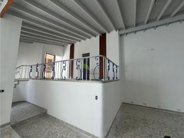 Casa Local en Parques del rio En Arriendo