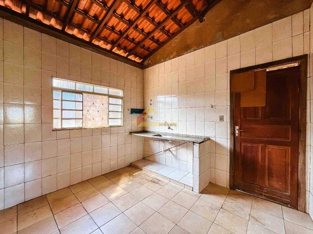 Casa localizada no bairro João Paulo II