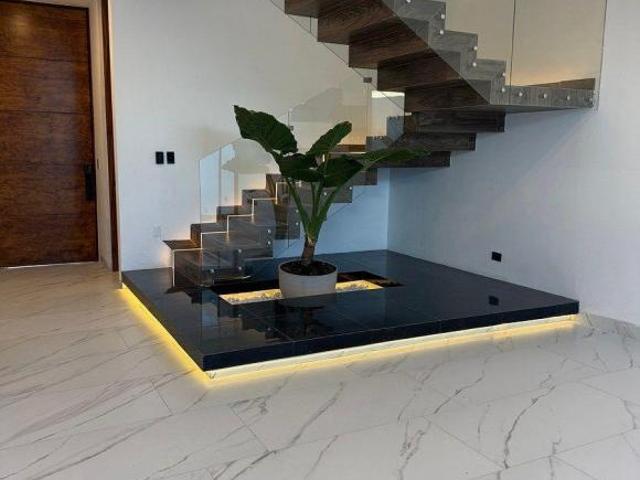 CASA LOLA EN VENTA O RENTA EN ST ANGELO