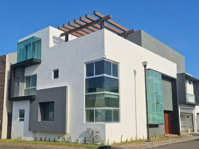 Casa Lomas Diamante