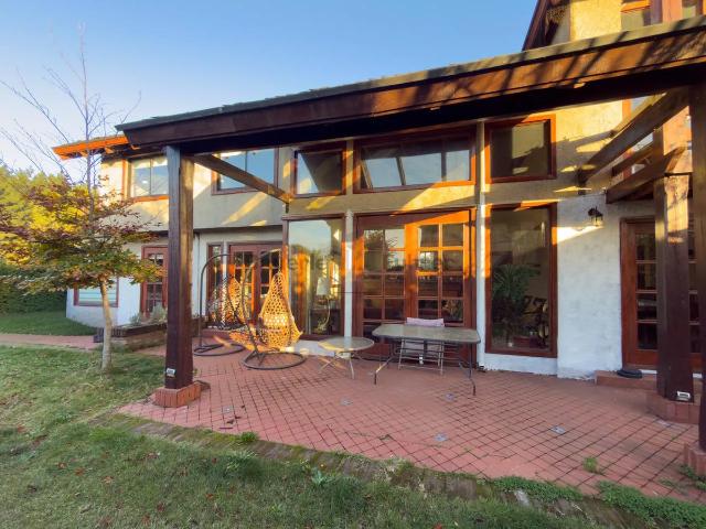Casa lomas san andres 2 pisos 5d 3b 1est 1 dorm servicio