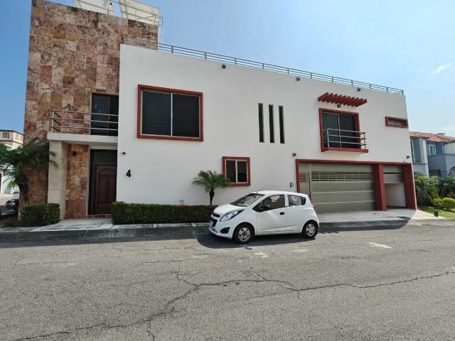 CASA LOMAS