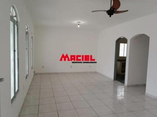 CASA LOTE INTEIRO JD. MOTORAMA ÓTIMA LOCALIZAÇÃO