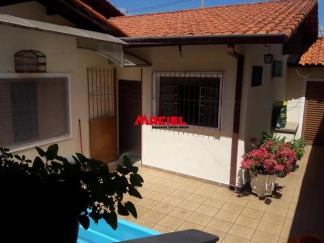 CASA Lote inteiro no BOSQUE DOS EUCALIPTOS