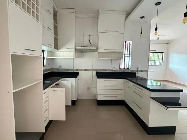 Casa p/ Locação no RESERVA DA FLORESTA: 4/4 Sendo 1 Suíte + 2 Garagens, MÓVEIS PLANEJADOS, Bairro Floresta, Santarém, PA Reserva da Floresta
